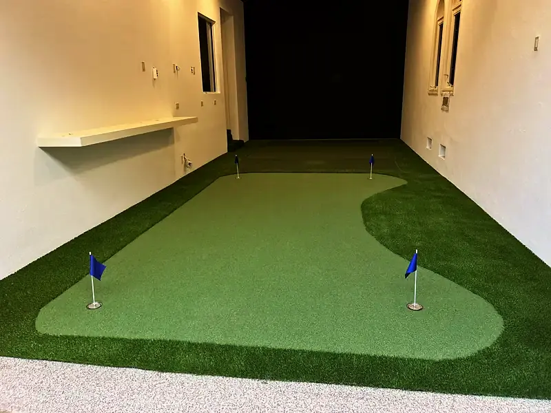 Golf simulator room turf and putting green in Sarasota
